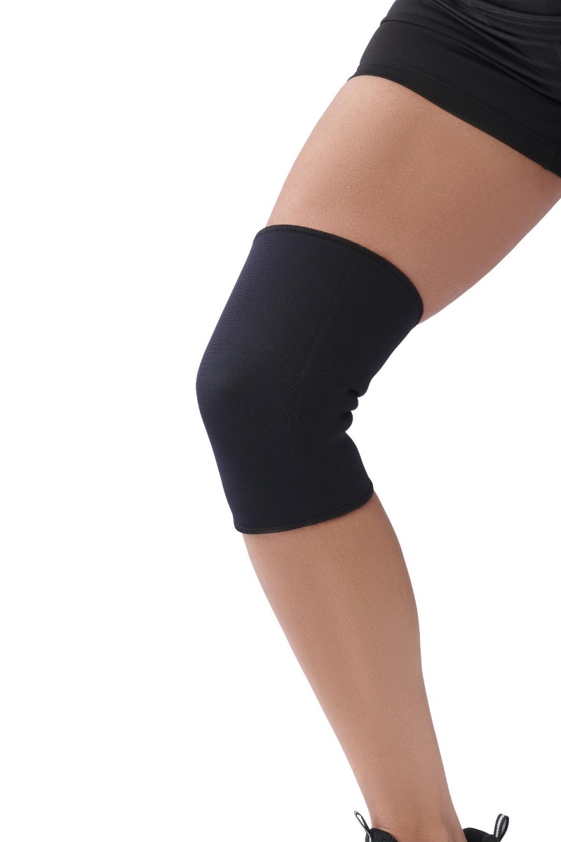 CURAD Neoprene Pull-Over Knee Support Closed Patella S 1Ct